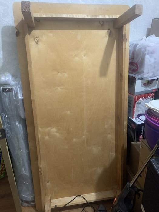 стол жерстол новый хороший в связи с ремонтом