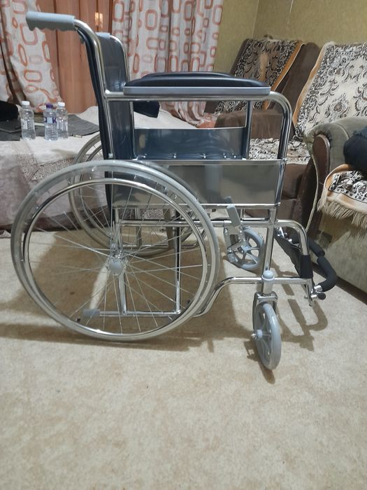 Инвалидная коляска  сотилади. Янги холатда. четдан келтирилган .
