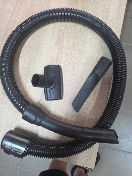 Aspirator umed si uscat Karcher WD 1