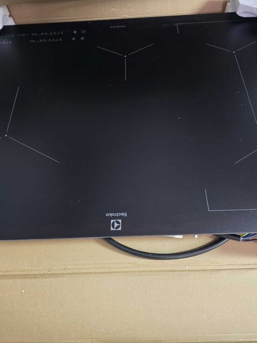 Plita incorpolabila Noua resigilata Electrolux EIV83443CT, inductie