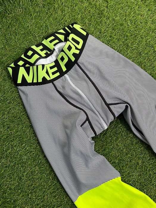 Мъжки спортен екип : Nike Pro Hyperwarm Compression S-M