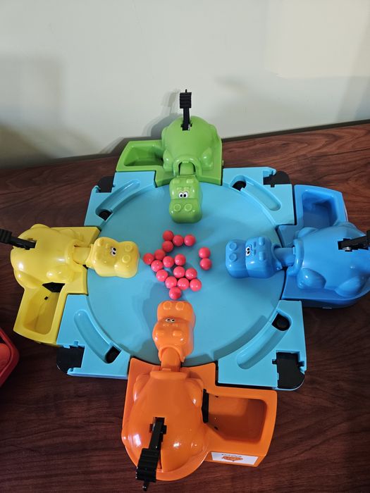 Хипопотами с топчета