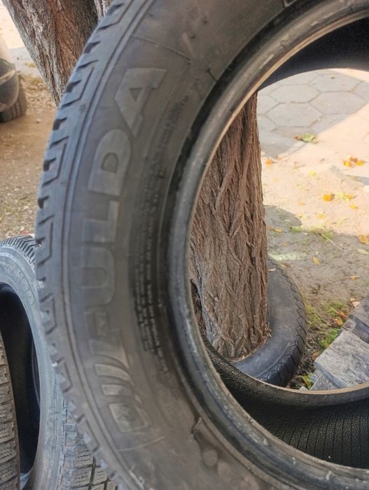 Гуми 205 60 16  и 2 броя джанти