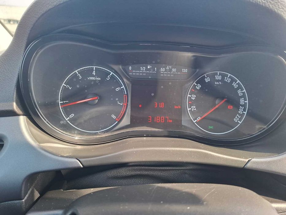 Proprietar Vand Opel CORSA ca noua An 2019 Euro 6  32000km! ca noua.
