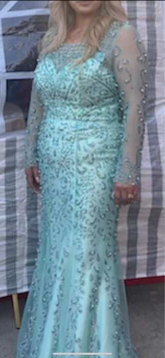 Rochiie nașa de evenimente