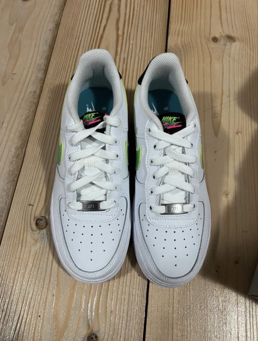 Vând Nike Air Force “Green Swoosh” GS