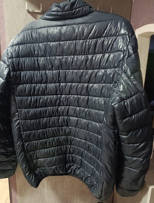 Мужская Куртка +кепка за 4000 тенге