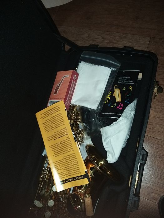 Продам Саксофон. Абсолютно новый!!!