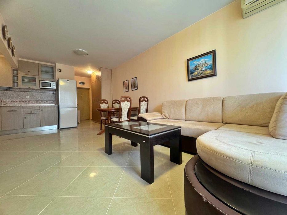 Продава се Тристаен апартамент в Поморие - 82 кв.м за 1586 €/кв.м - Снимка #2