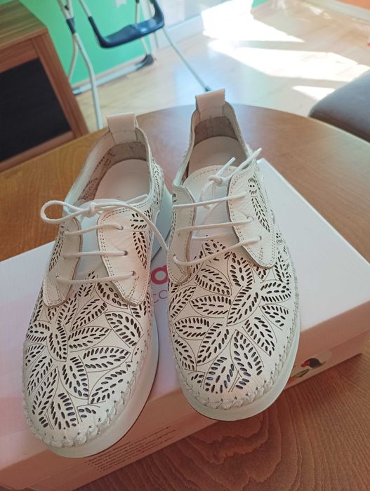 Комфортни нови сникърси естествена кожа