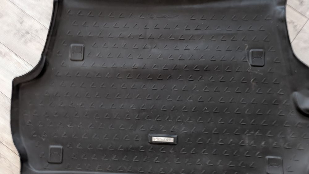 Коврик в багажник Lexus 600