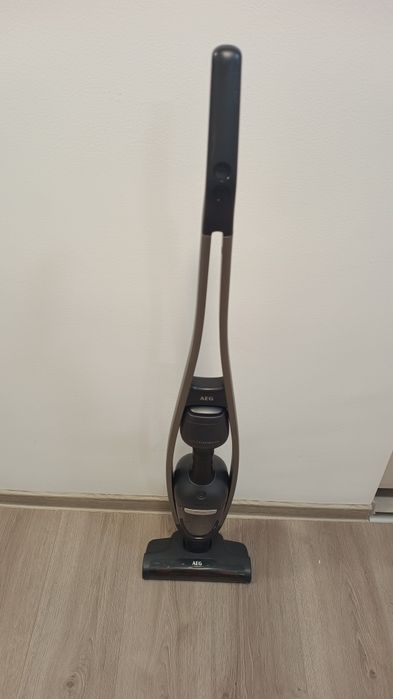 Aspirator portabil AEG QX7 QX9