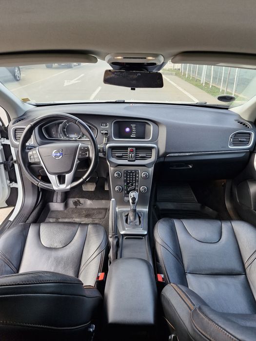 Volvo v40 cross-country d2,an 2015