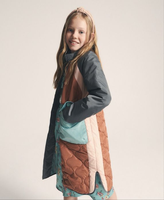 Geaca lunga matlasata marimea 10-11 ani (140 cm) Reserved