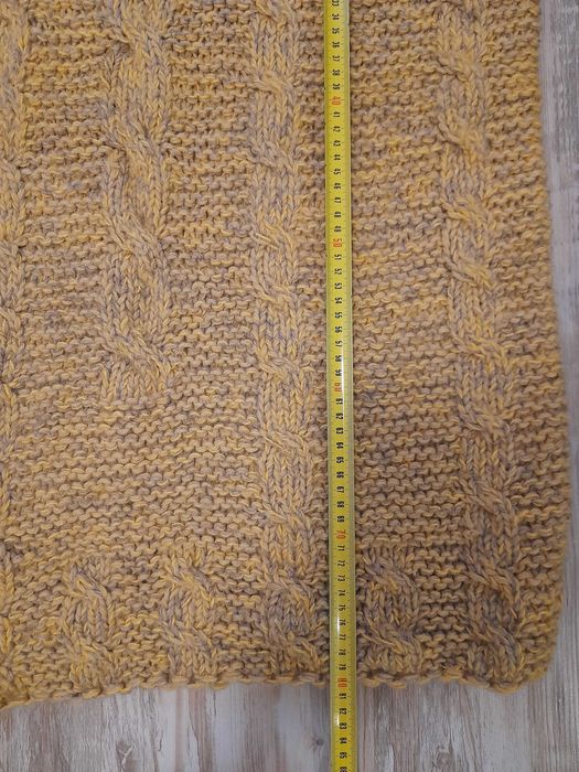 Топли пуловери, блузи и шал