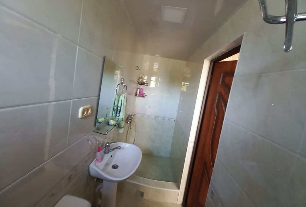 Уй сотилади Назарбек