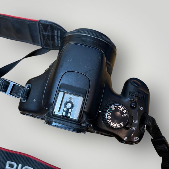 Продавам Canon 550D  + Обектив + Батерия + Зарядно