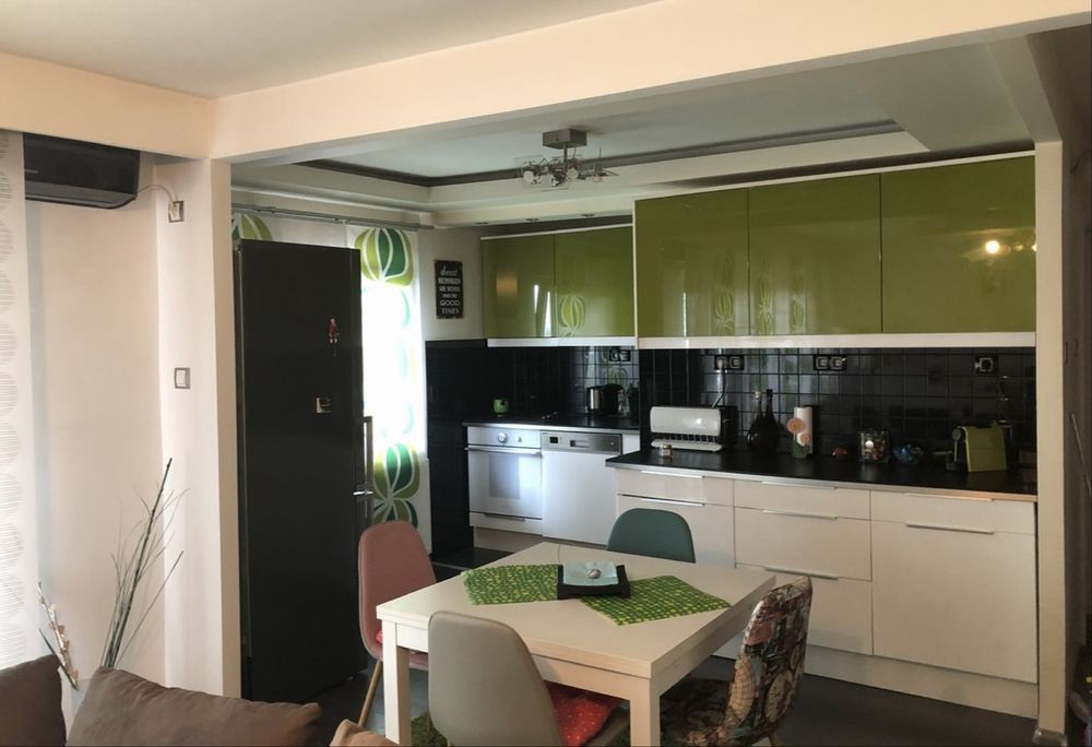 proprietar inchiriez apartament 3 camere complex