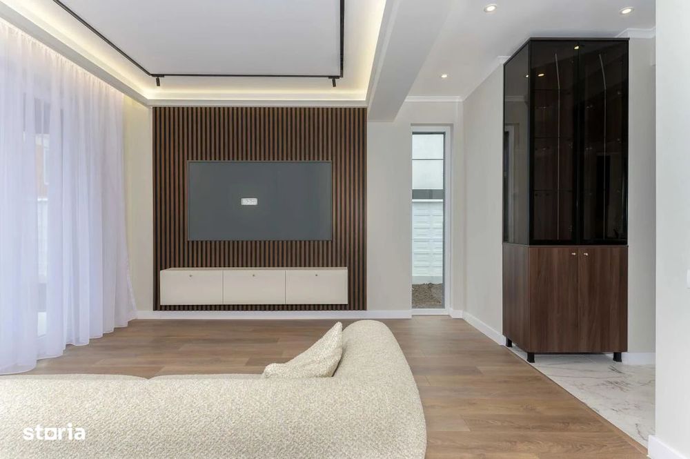 De vanzare casa P+1  120 mp utili 4 camere curte 130 mp