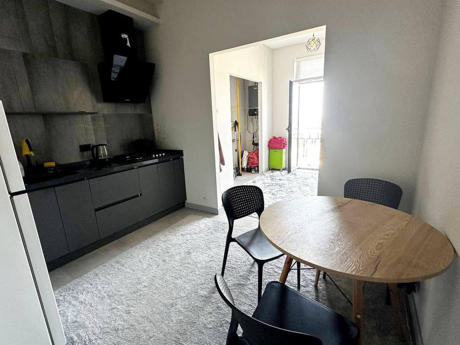 Аренда квартира без маклер в центре города для девушек