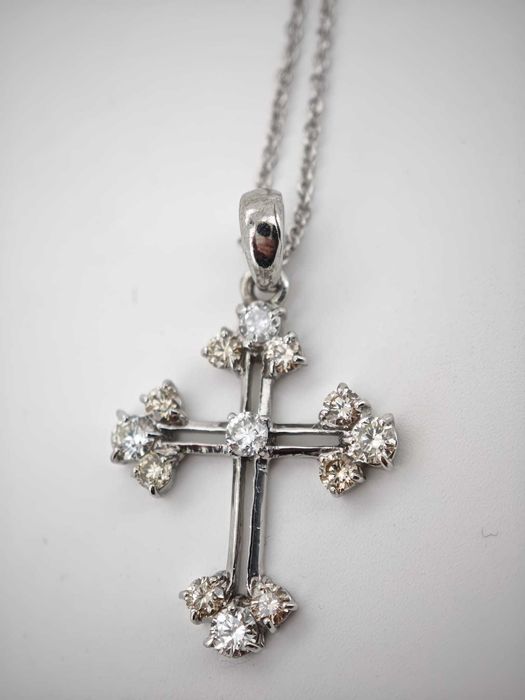 Colier cruciulita 18k diamante naturale