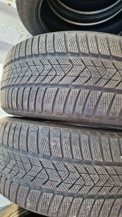 Anvelope 255/40R20 marca Pirelli, M +S,DOT 2021,6.5 mm