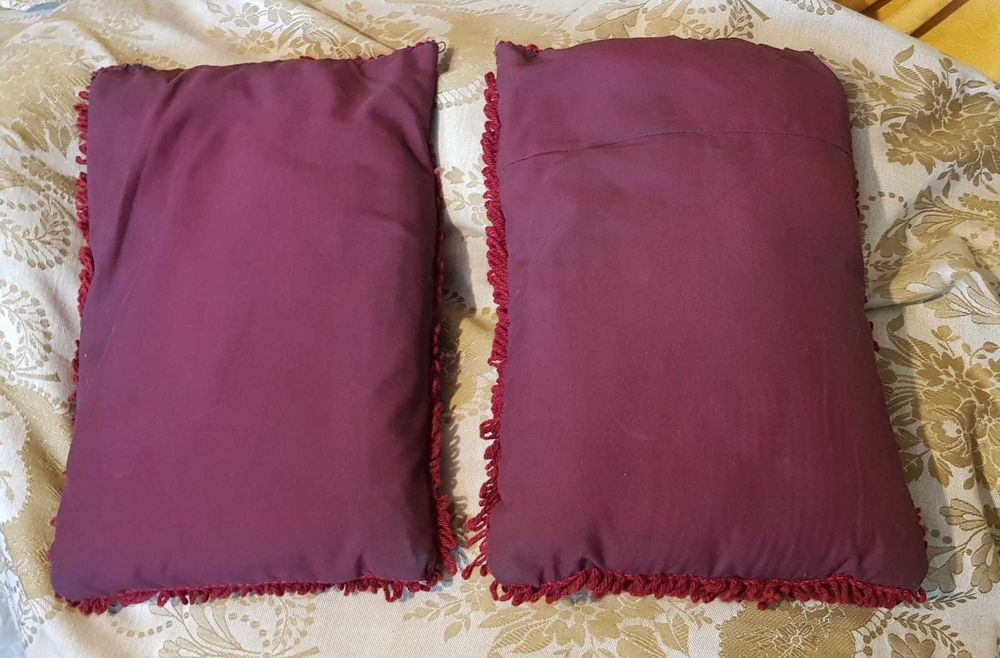 Продавам нови вълнени китеник с 2 възглавници ръчна изработка