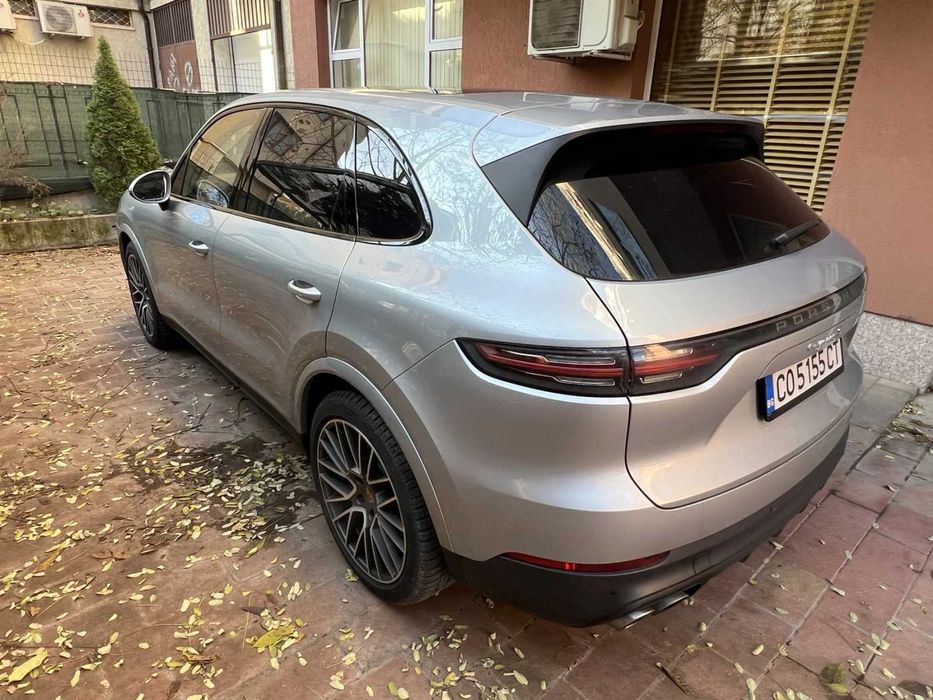 Продавам Porsche Cayenne S - 2022г.