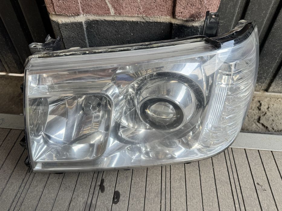 Фары Toyota Land cruiser