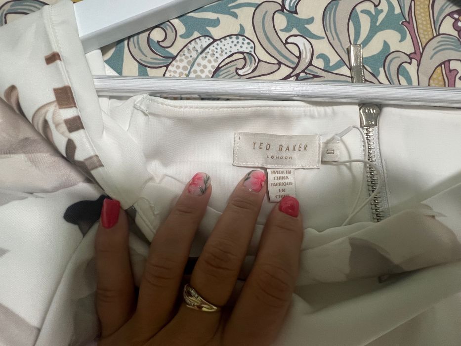 Нова рокля Ted Baler размер 0 ( xs )