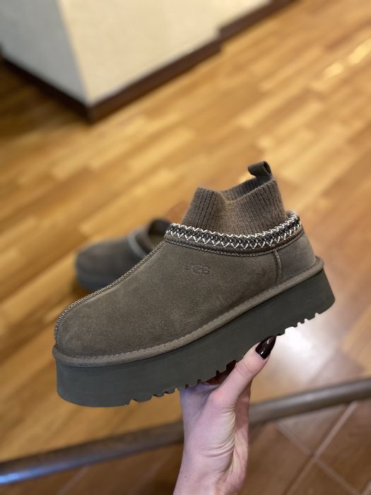 Угги новые. Цвет хакки