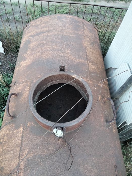 Продам бочку, длинна больше 2м