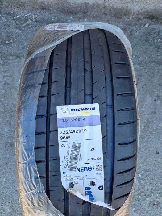 225/45 R19 • Vara • Michelin Pilot Sport 4 ZP  96W | 1 buc | DOT 2024 | Pret/buc