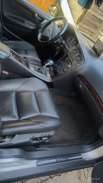 Vând Volvo s60 D5