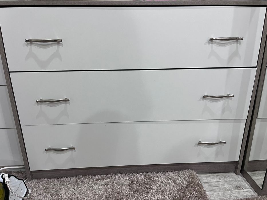 гардероб, скрин и нощни шкафчета