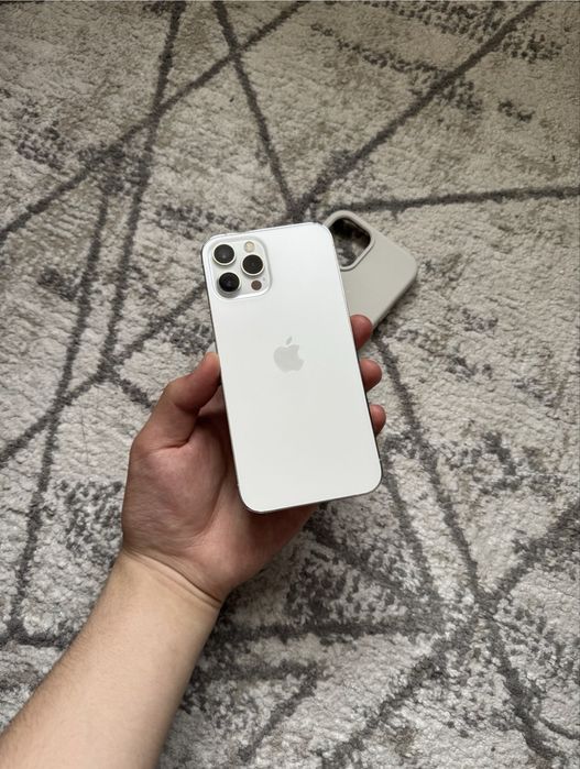 Продам Айфон 12Pro Max 256gb