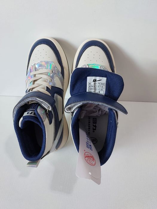 Кроссовки высокие на мальчика