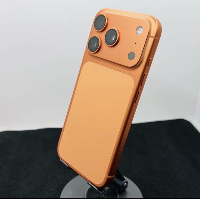 Като нов! IPhone 17 Pro cosmic orange 256 GB