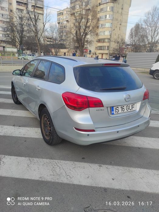 Vând Opel astra J 1.7 cdti 2011 euro 5.Navigatie ,clima, comenzi volan