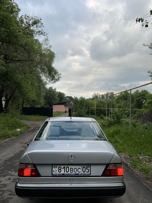 Mercedes Benz E230