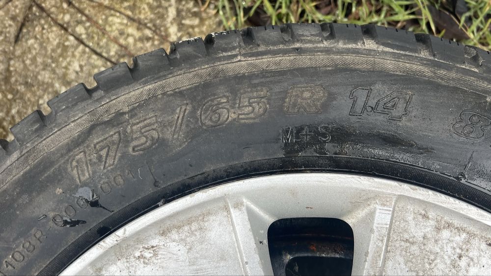 4 jante 175/65/14 cu anvelope + capace