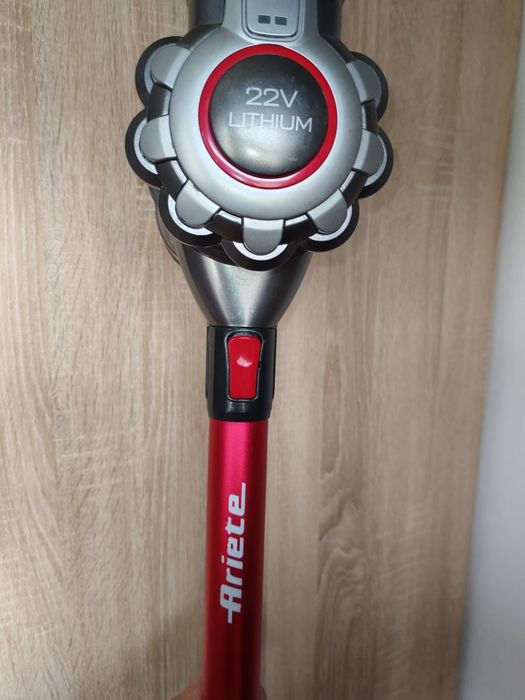 Aspirator vertical Ariete