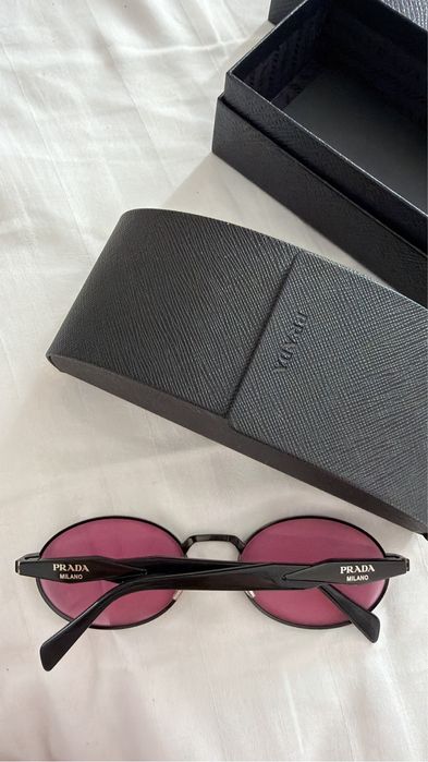Очила на Prada с черни рамки