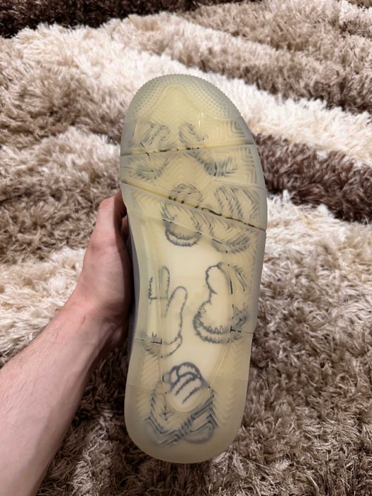 Jordan 4 Kaws Noi