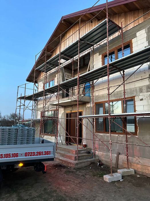 Vand inchiriez schela metalica