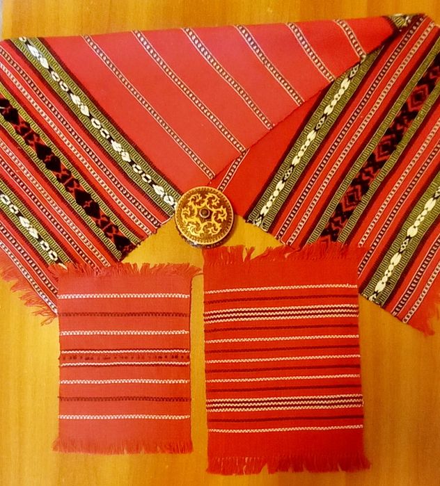 Ștergare tradiționale, țesute manual + o caseta din lemn pirogravat