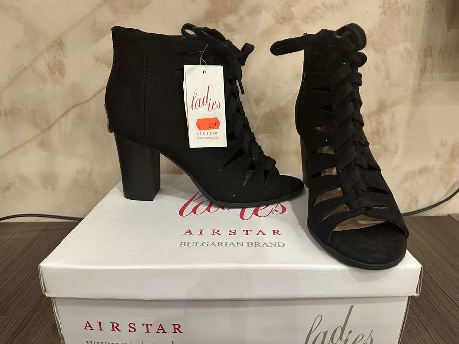 Чисто нови дамски обувки 36номер