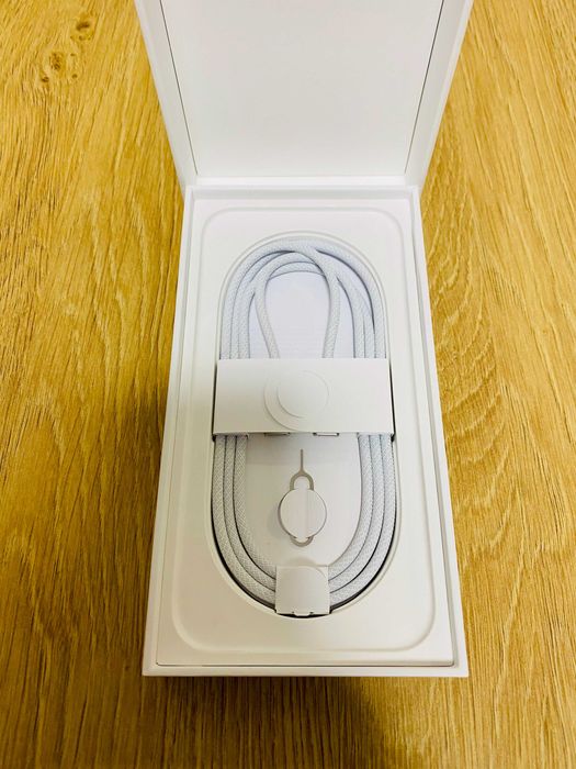 ЧИСТО НОВ !!! Apple iPhone 16e, 128GB, 5G, Black