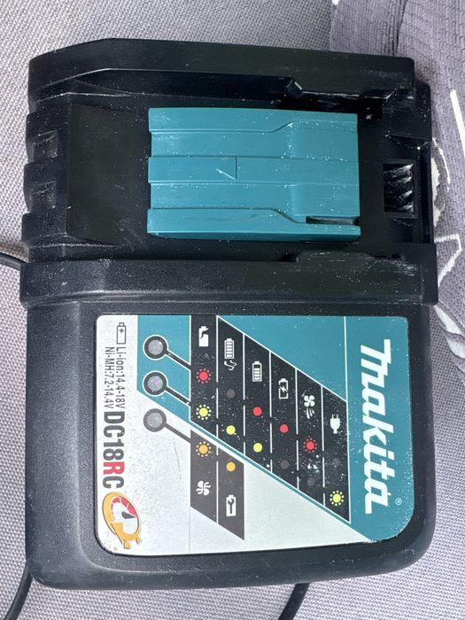 Зарядно Makita DC18RC и батерия 3 ah