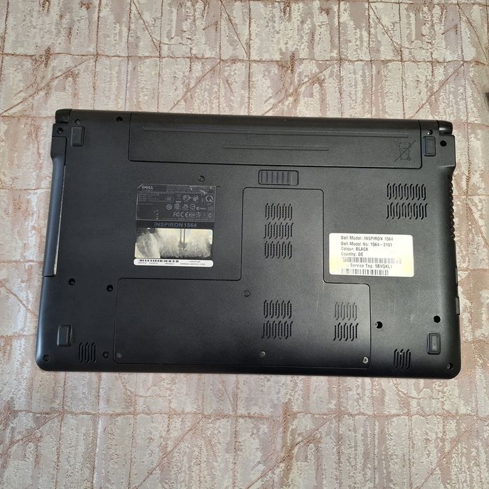 Лаптоп Dell - За части (с зарядно)